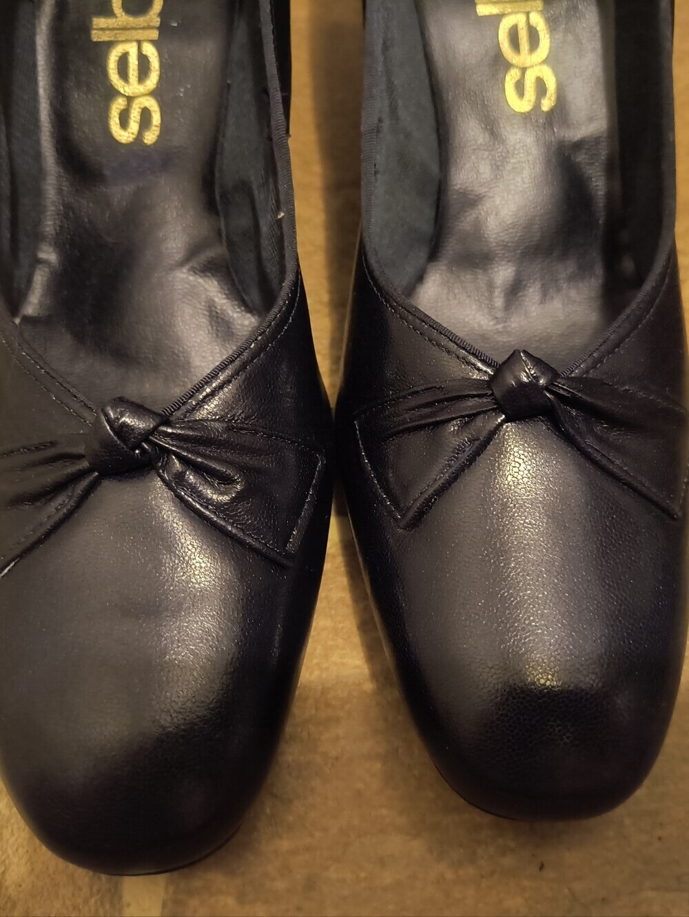 Vintage 80s 90s Selby Crystal Navy Blue Leather Pumps Bow Toe 8.5 AAAA Narrow - Picture 6 of 9